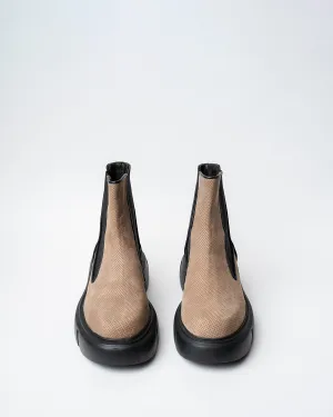 DERBY SHOES WITH A ROUNDED TOE AND CHUNKY SOLE