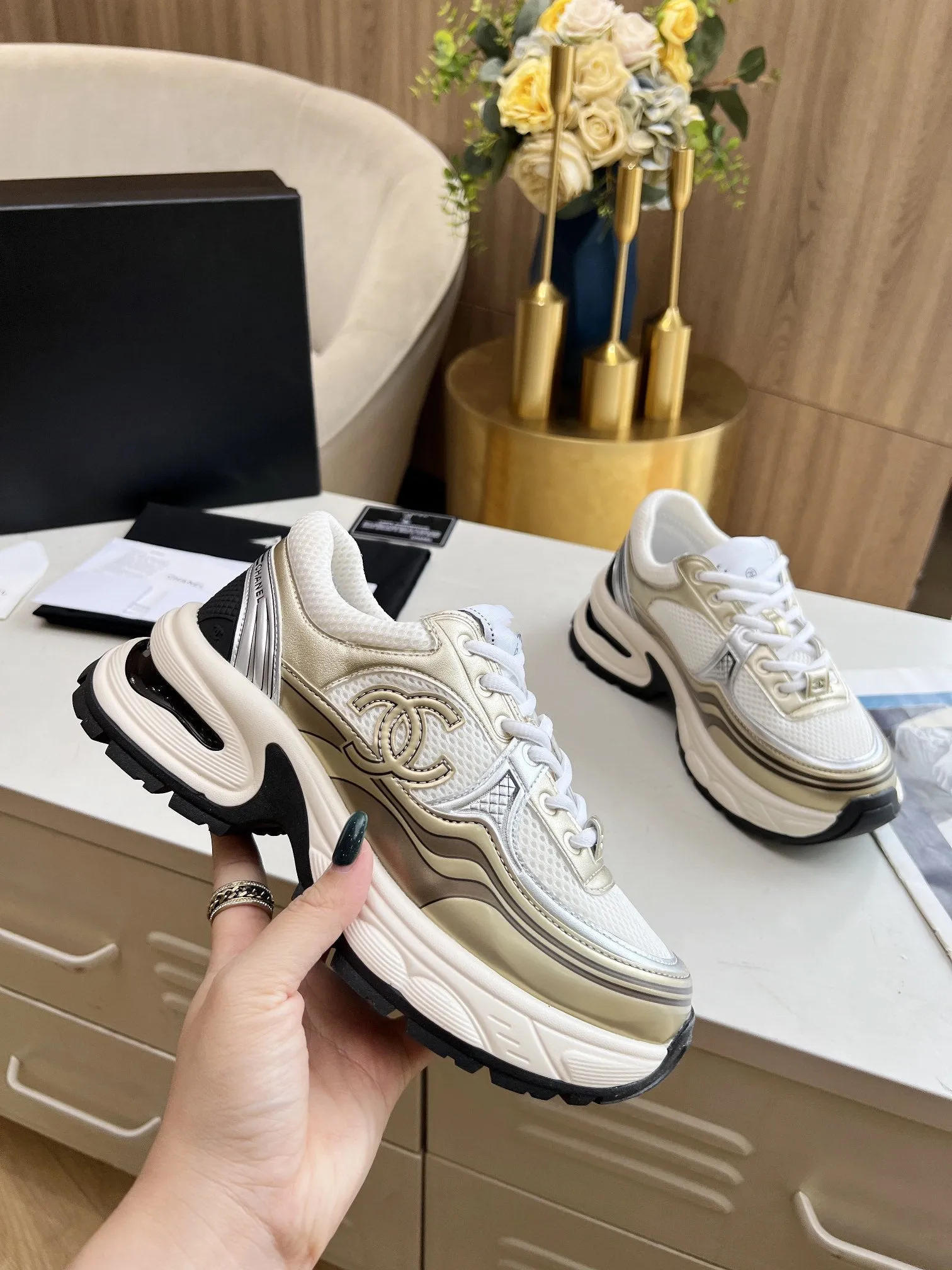 mesh trainer black CHANEL Extensive catalogue Data-driven white gold calfskin