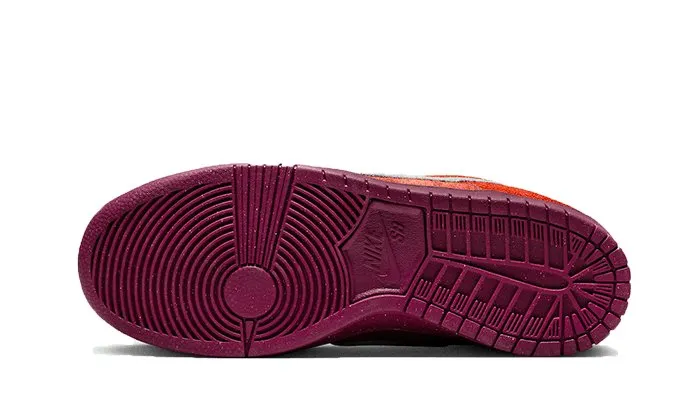 Nike SB Dunk Low Mystic Red