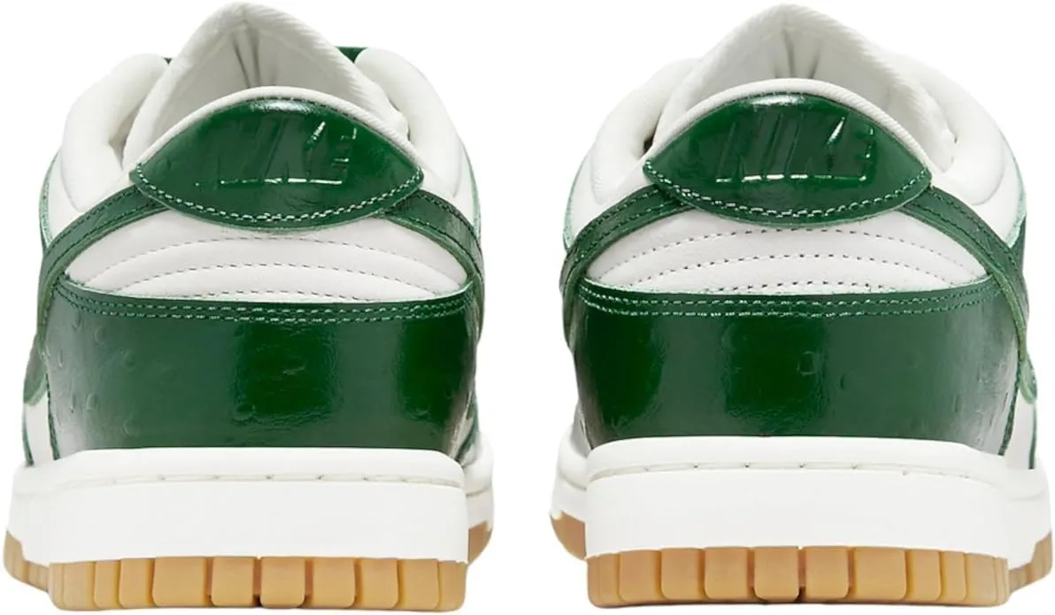 Nike Women's W Dunk Low Lx Sneaker