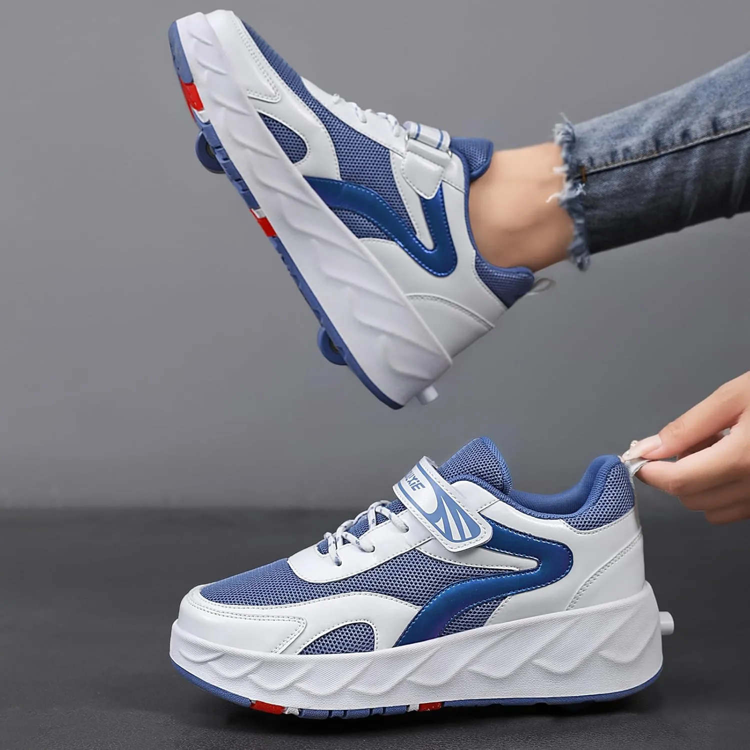 Outdoor Roller Skate Shoes for Kids, Parkour Roller Shoes with 4-Wheel & 2-Wheel Modes, Transformable Sneaker Skates for Boys, Versatile Roller Skating Footwear