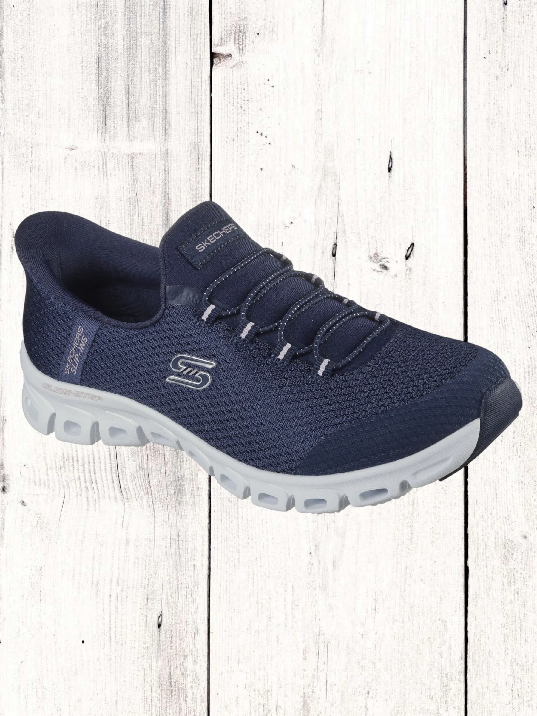 Skechers Glide-Step- Pursuit Sneaker