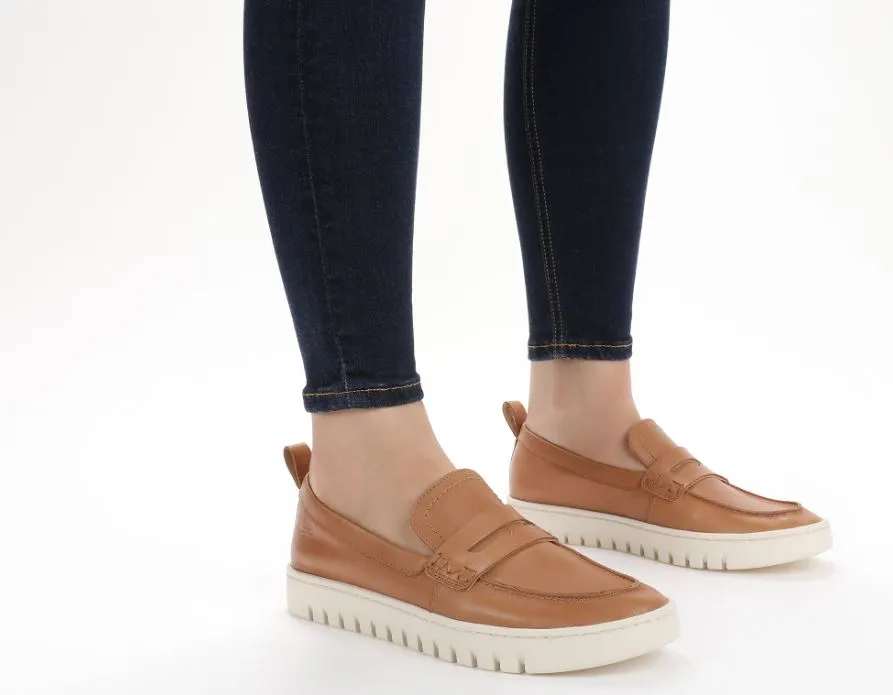 Vionic Camel Leather Uptown Women's Packable Loafer Shoes UPTOWN-202