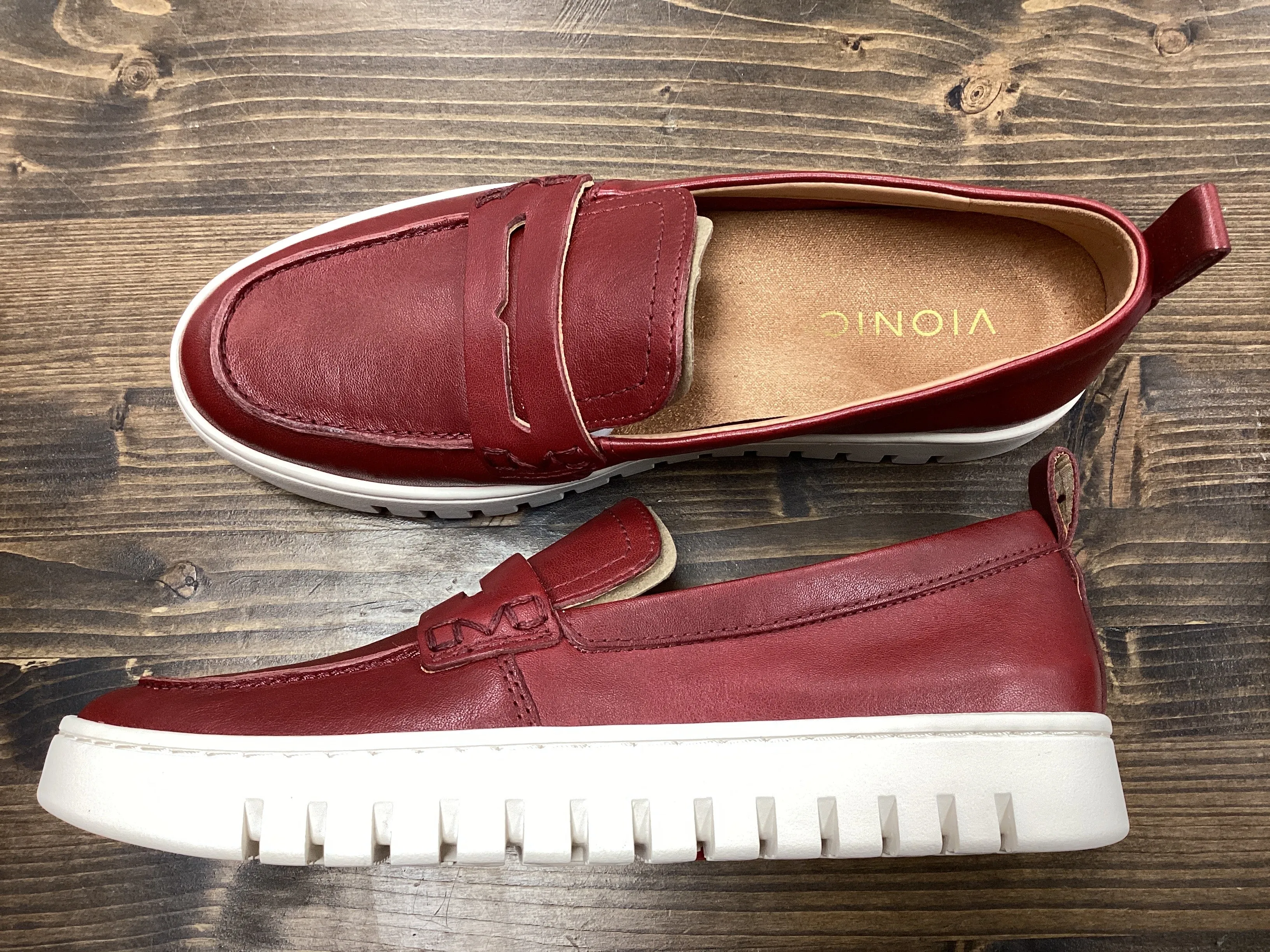 Vionic Uptown Leather Loafer